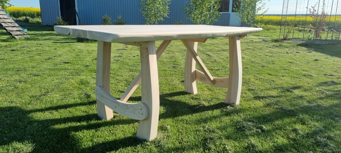 Uosiniai stalai, Lauko baltai, pagaminta Lietuvoje
