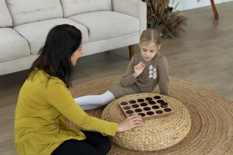 Atminties žaidimas, pagaminta Lietuvoje, edukaciniai žaislai, logopedas rekomenduoja, mediniai žaislai