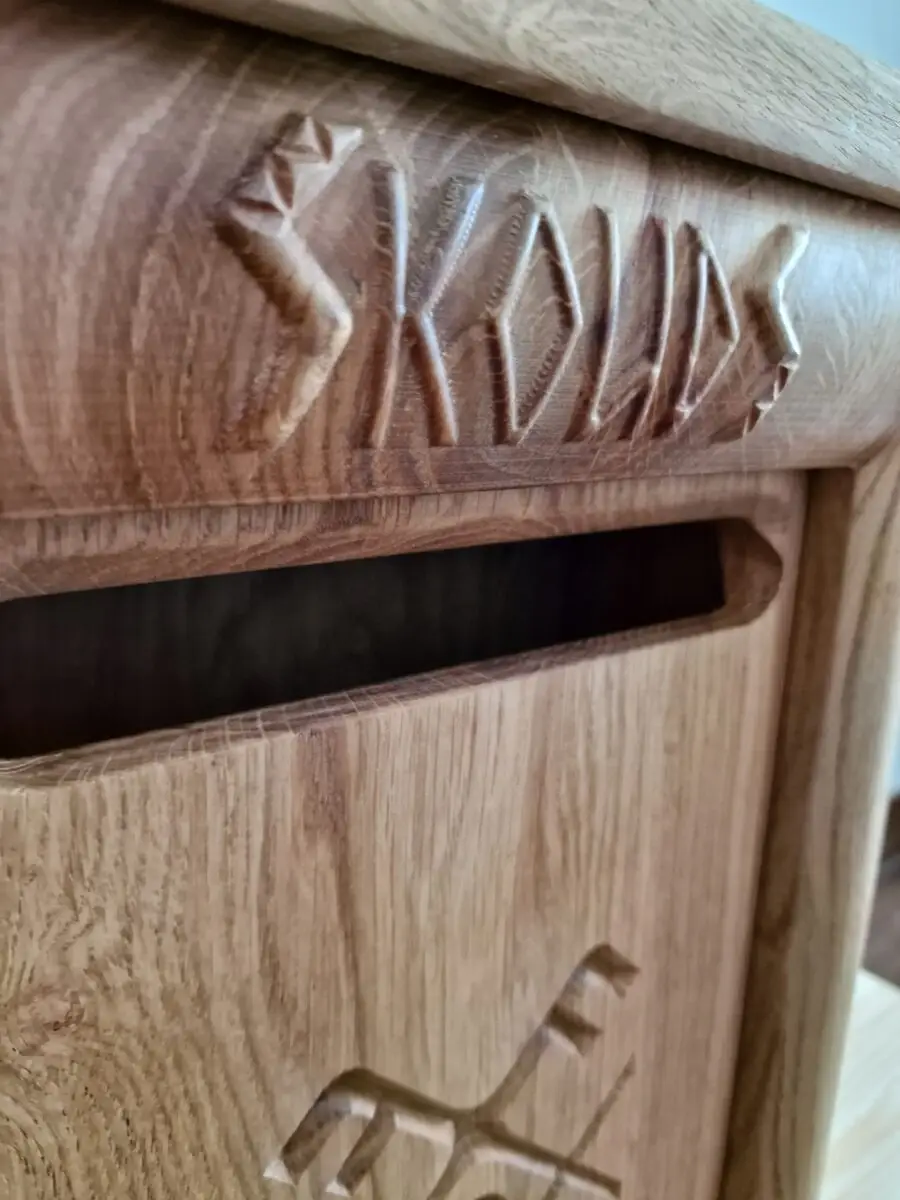 pašto dėžutė, unikali pašto dėžutė, Natūralaus medžio pašto dėžutė, pagaminta Lietuvoje, Medžio gaminiai, Medzio karma