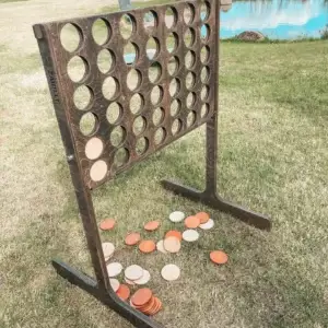 „Ketvirtas eilėje – medinis strateginis lauko žaidimas vaikams ir suaugusiems. Lauko žaidimų gamyba Lietuvoje, Medžio karma