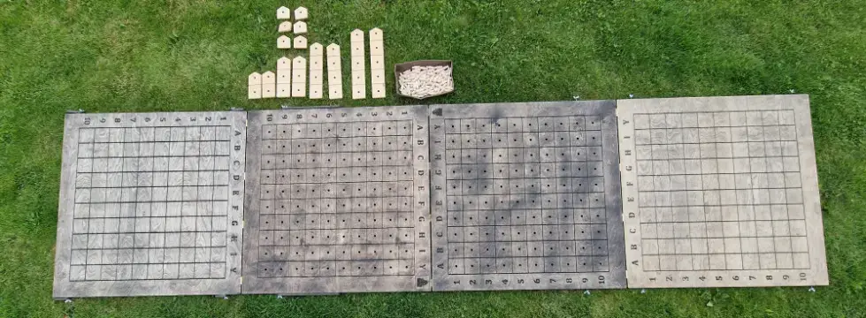 Medžio karma gaminami mediniai lauko žaidimai – didelio formato sprendimai renginiams, edukacijai ir aktyviam laisvalaikiui. Laivu musis