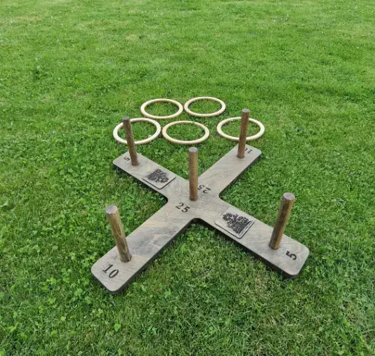 Medžio karma gaminami mediniai lauko žaidimai – didelio formato sprendimai renginiams, edukacijai ir aktyviam laisvalaikiui. Žiedu metymas