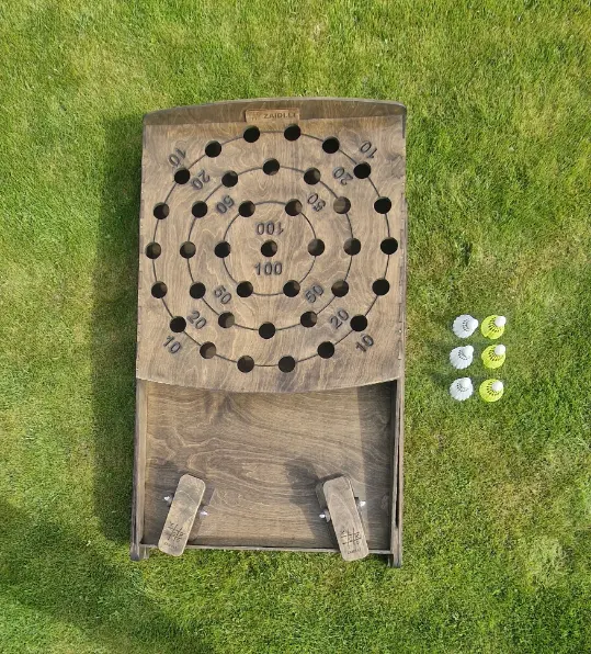 Musyčių dvikova – medinis lauko taiklumo žaidimas su taškų skylėmis, gaminamas Lietuvoje. Medistau - medžio karma. žaidimo komplektacija