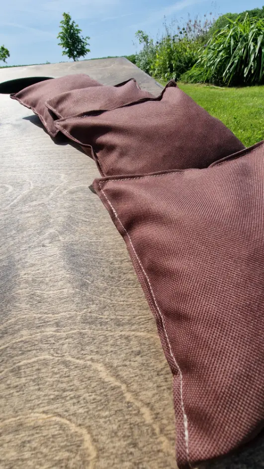 Cornhole maišelių matmenys 15x15 cm svoris 450-500g ACL standartai Medžio karma, lauko žaidimų gamintojas