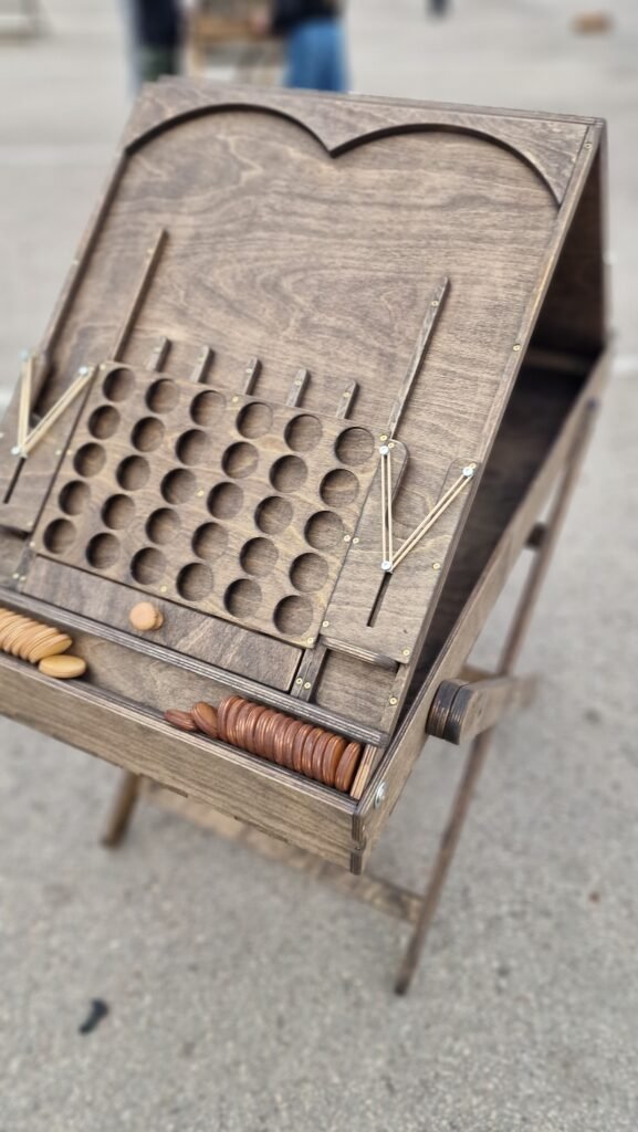 Eilės meistras lauko žaidimas įmonių šventėms keturi žaidėjai