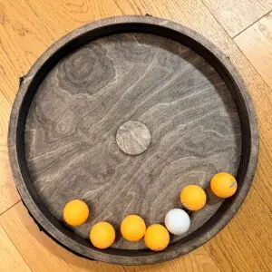 medinis kamuoliukų žaidimas lauke ir patalpose – vaizdas iš viršaus