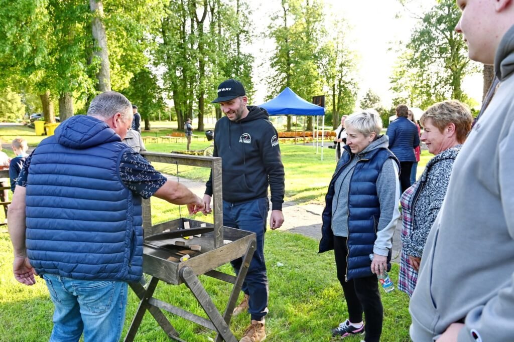 medinis pusiausvyros žaidimas bendruomeniu sventems ir renginiams Lauko žaidimų gamyba Lietuvoje Medžio karma
