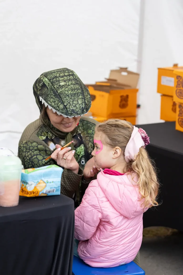 Veido piešimas vaikams Lauko žaidimų festivalyje Šiauliuose