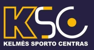 Kelmės sporto centro logotipas – centrui pagaminti mediniai lauko žaidimai su logotipu
