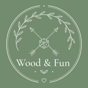 Wood & Fun logotipas – dideli mediniai lauko žaidimai su užsakovo logotipu